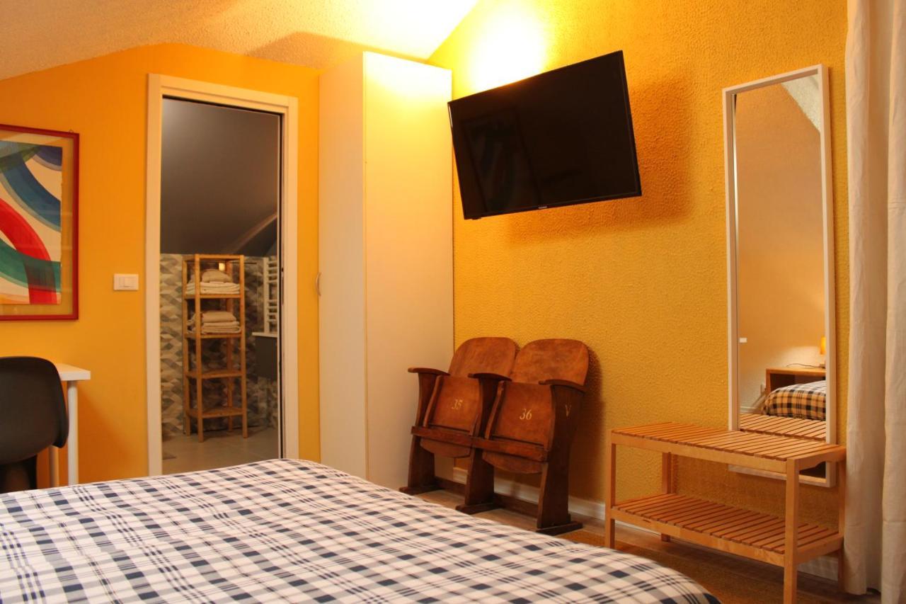 マジェンタ ラ ガール Bed & Breakfast エクステリア 写真