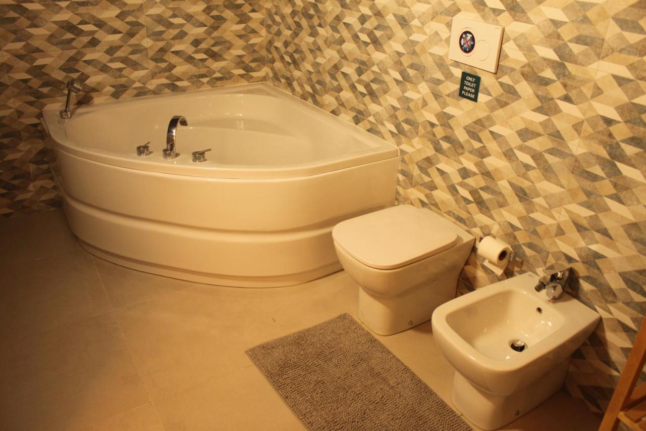 マジェンタ ラ ガール Bed & Breakfast エクステリア 写真